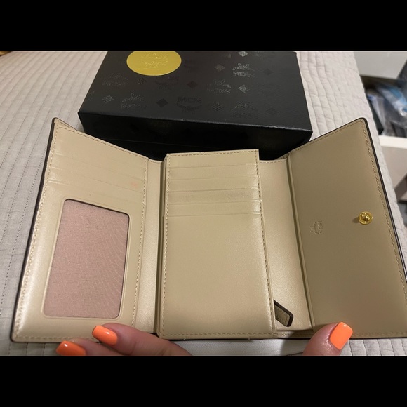 MCM tri fold wallet ***RARE*** - Picture 1 of 10